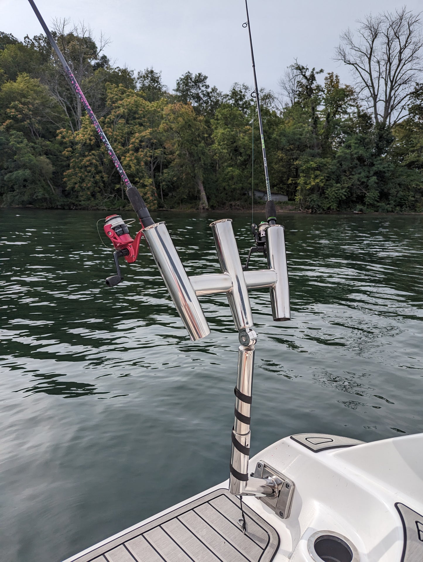 JEWLS Stainless Triple Rod Holder